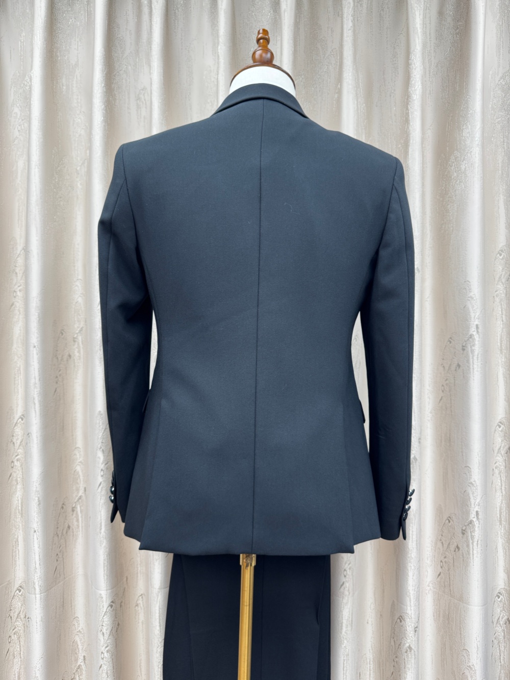 Элегантный мужской костюм-трой – обзор и цена Men'S Formal Wear In Wedding