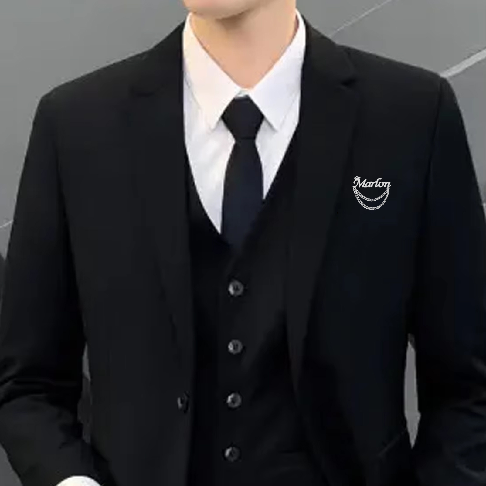 Персонализированная брошь с им – обзор и цена Tuxedo Lapel Pin