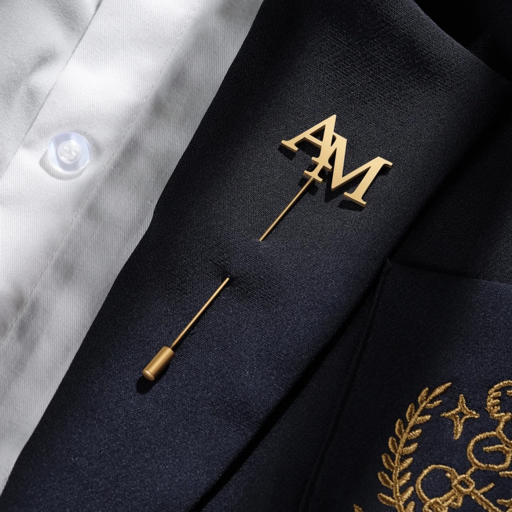 Брошь с инициалами на заказ, м – обзор и цена Tuxedo Lapel Pin