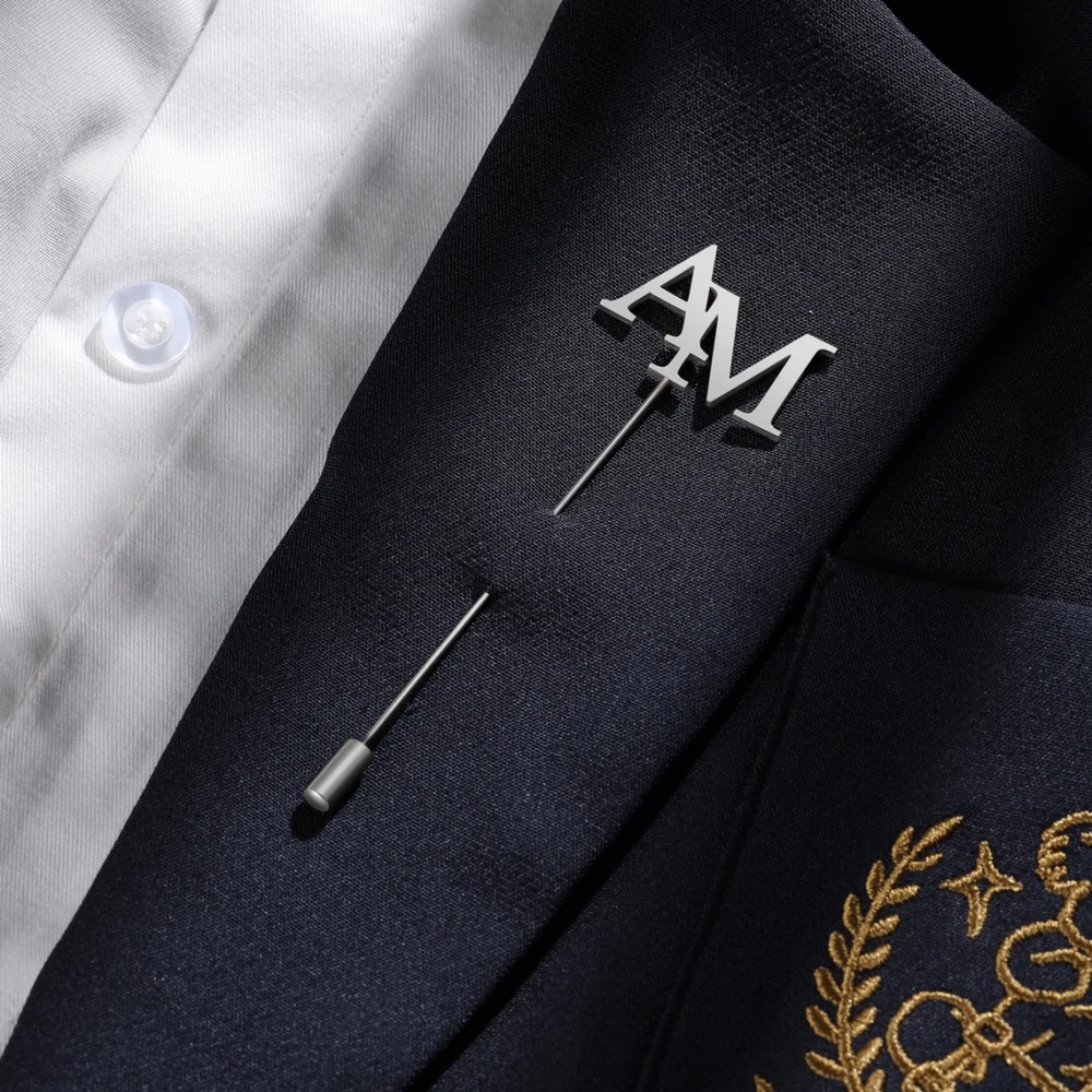 Брошь с инициалами на заказ, м – обзор и цена Tuxedo Lapel Pin